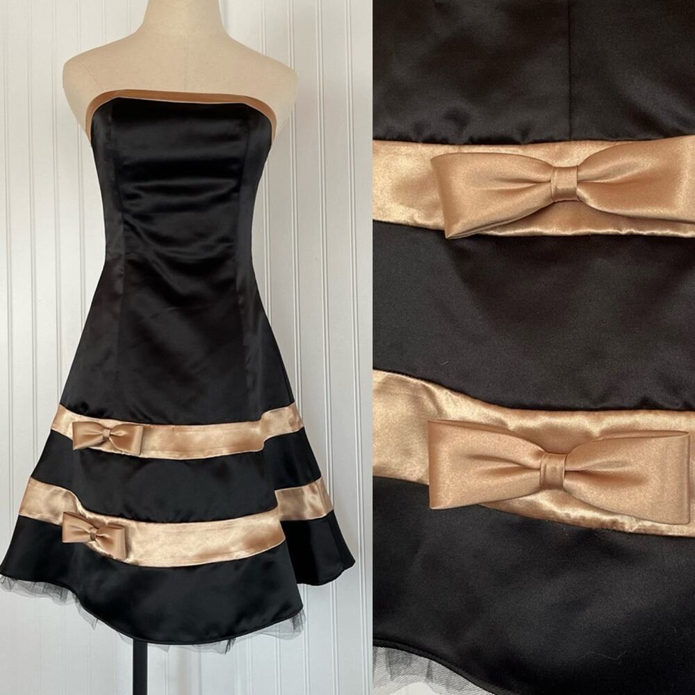 Vintage 80s Gunne Sax Prom Dress Strapless Fit and Flare Black and Gold Bows 3/4